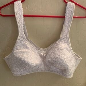 Playtex 18 Hour 38B White Lace Bra